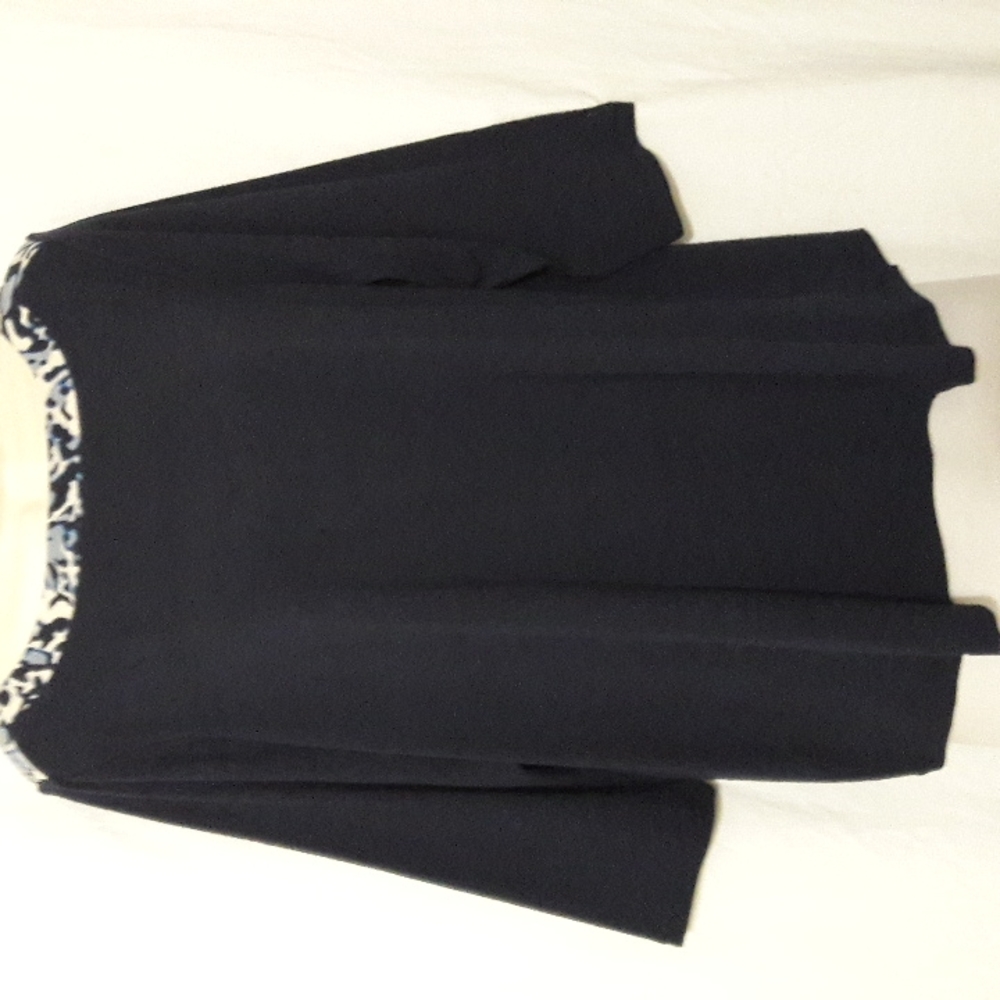 Susan Graver Weekender 1X Bateau Neck Navy Blue White Printed Inlay Neck